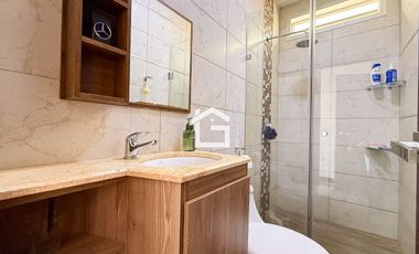 Casa de 4 Habitaciones en Venta en Urbanización Portal del Río – Machala