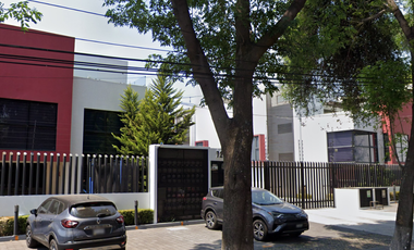 Casa en Venta dentro de fraccionamiento en Lomas Estrella, Iztapalapa.