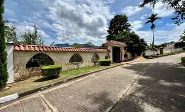 CASA CAMPESTRE EN VENTA CONDOMINIO PARAISO CHINAUTA - CUNDINAMRCA