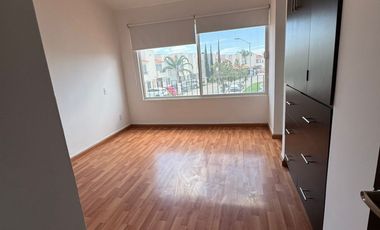 CASA EN RENTA PUERTA DE PIEDRA S.L.P. EN PRIVADA