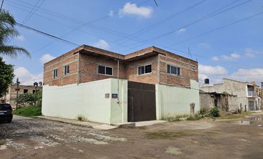 Santa Cruz del Valle Tlajomulco casa en venta amplia en esquina
