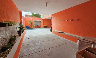 Santa Cruz del Valle Tlajomulco casa en venta amplia en esquina