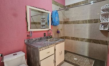 Santa Cruz del Valle Tlajomulco casa en venta amplia en esquina