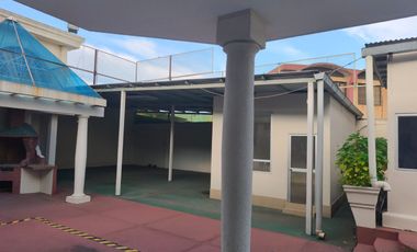 RENTO CASA PARA EMPRESA