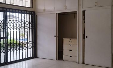 RENTO CASA PARA EMPRESA