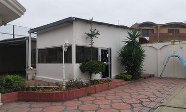 RENTO CASA PARA EMPRESA