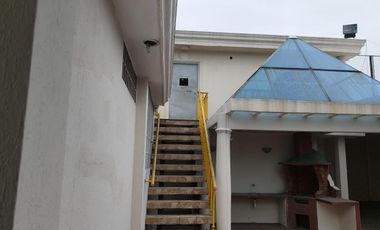 RENTO CASA PARA EMPRESA