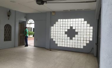 RENTO CASA PARA EMPRESA