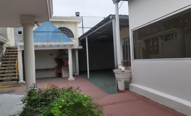 RENTO CASA PARA EMPRESA