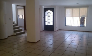 CASA EN VENTA EN EN SAN JERONIMO