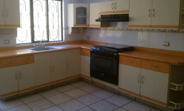 CASA EN VENTA EN EN SAN JERONIMO