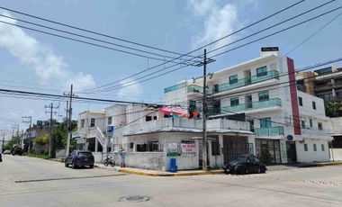 PROPIEDAD EN VENTA EN ESQUINA EN EL CENTRO DE PLAYA DEL CARMEN