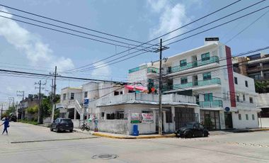 PROPIEDAD EN VENTA EN ESQUINA EN EL CENTRO DE PLAYA DEL CARMEN