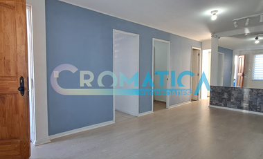 Se arrienda cómoda casa esquina con excelente conectividad y potencial comercial.