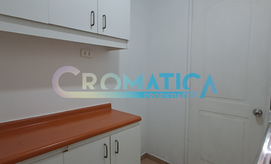 Se arrienda cómoda casa esquina con excelente conectividad y potencial comercial.