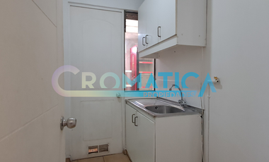 Se arrienda cómoda casa esquina con excelente conectividad y potencial comercial.