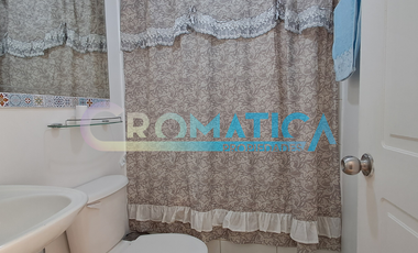 Se arrienda cómoda casa esquina con excelente conectividad y potencial comercial.