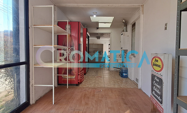 Se arrienda cómoda casa esquina con excelente conectividad y potencial comercial.