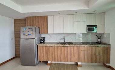 Moderno Departamento de 4 recámaras y 4 baños! Gran Ubicación!