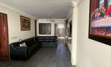 Venta de casa con local comercial en la Av, Francisco de Orellana. Guayaquil Ecuador