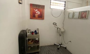 Venta de casa con local comercial en la Av, Francisco de Orellana. Guayaquil Ecuador