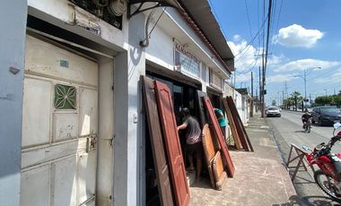 Venta de casa con local comercial en la Av, Francisco de Orellana. Guayaquil Ecuador