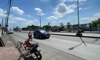 Venta de casa con local comercial en la Av, Francisco de Orellana. Guayaquil Ecuador