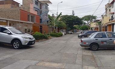 VENTA DE CASA EN EXCLUSIVA URBANIZACIÓN SANTA LEONOR EN CHORRILLOS
