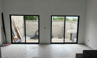 Casa en venta a cuadra del libramiento Nte col plan de ayala