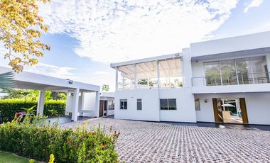 ALQUILER DE FINCA LA FLORESTA TEL3019531182 EN VILLAVICENCIO.