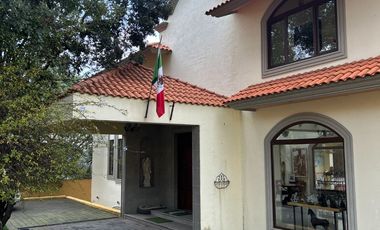 Exclusiva Finca en Venta con Elegante Diseño Mexicano y Caballerizas. Amueblada