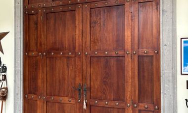 Exclusiva Finca en Venta con Elegante Diseño Mexicano y Caballerizas. Amueblada