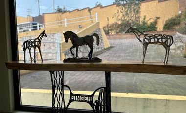 Exclusiva Finca en Venta con Elegante Diseño Mexicano y Caballerizas. Amueblada