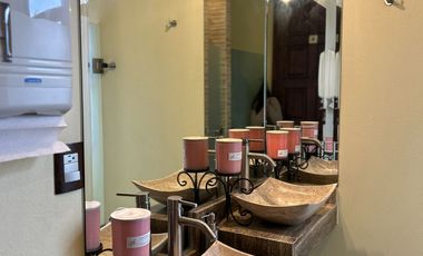 Exclusiva Finca en Venta con Elegante Diseño Mexicano y Caballerizas. Amueblada