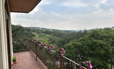 Exclusiva Finca en Venta con Elegante Diseño Mexicano y Caballerizas. Amueblada