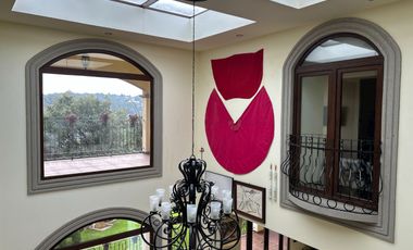 Exclusiva Finca en Venta con Elegante Diseño Mexicano y Caballerizas. Amueblada