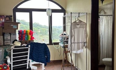 Exclusiva Finca en Venta con Elegante Diseño Mexicano y Caballerizas. Amueblada