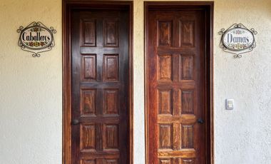 Exclusiva Finca en Venta con Elegante Diseño Mexicano y Caballerizas. Amueblada