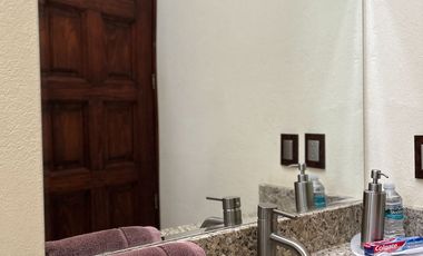 Exclusiva Finca en Venta con Elegante Diseño Mexicano y Caballerizas. Amueblada