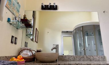 Exclusiva Finca en Venta con Elegante Diseño Mexicano y Caballerizas. Amueblada