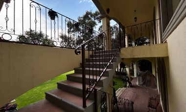 Exclusiva Finca en Venta con Elegante Diseño Mexicano y Caballerizas. Amueblada