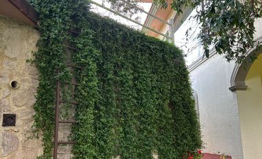 Exclusiva Finca en Venta con Elegante Diseño Mexicano y Caballerizas. Amueblada