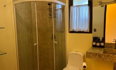 Exclusiva Finca en Venta con Elegante Diseño Mexicano y Caballerizas. Amueblada