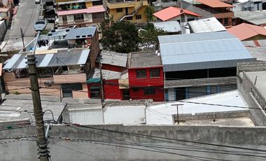 CASA EN VENTA  CON TERRENO SUR DE QUITO