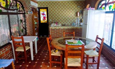 SE VENDE CASA CON LOCALES COMERCIALES EN JIUTEPEC, MORELOS