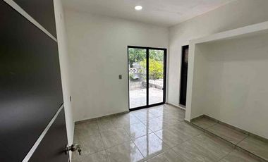 Casa en venta con recámara en planta baja Col Azteca zona sur ote