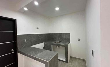 Casa en venta con recámara en planta baja Col Azteca zona sur ote