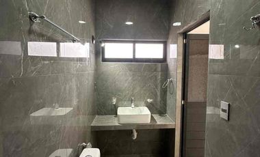 Casa en venta con recámara en planta baja Col Azteca zona sur ote