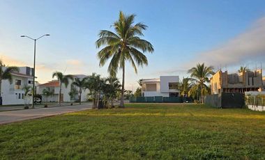 Terreno en Venta en Esquina en Los Tigres, Nuevo Nayarit  – ¡Ubicación Privilegiada en Nogal y Encino!