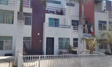 Sk16 - Casa En Remate Bancario En Av. Concepción, Santa Rosa, Villas De San Martin, Tlajomulco, Jalisco (no Créditos Infonavit E Hipotecarios)